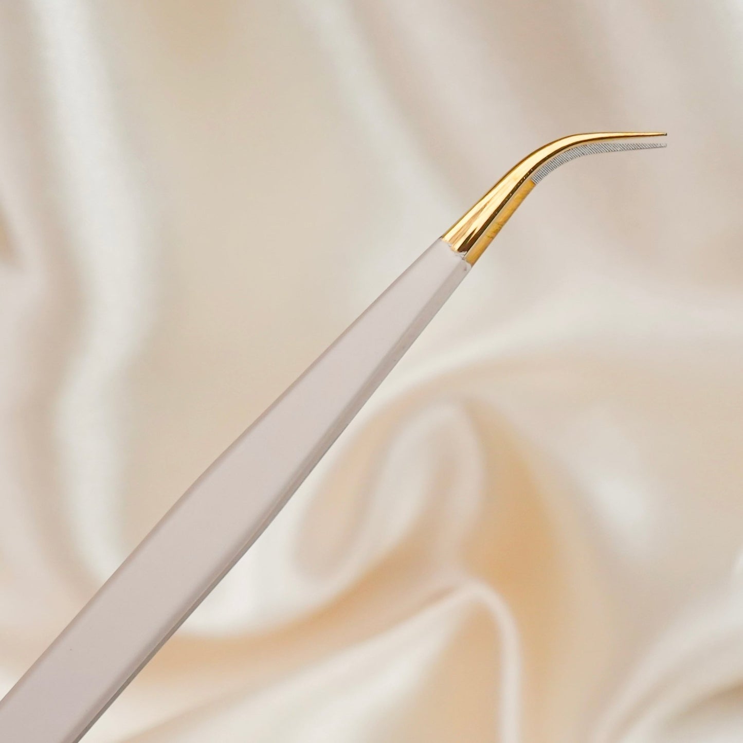 Curved Isolation - Lash Culture